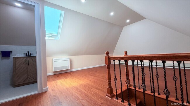 Photo - 50-47-5212 212th St