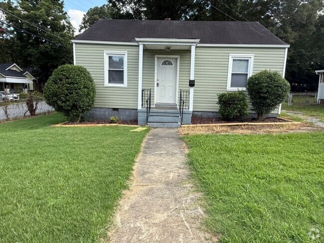 Building Photo - AVAILABLE NOW! Rental
