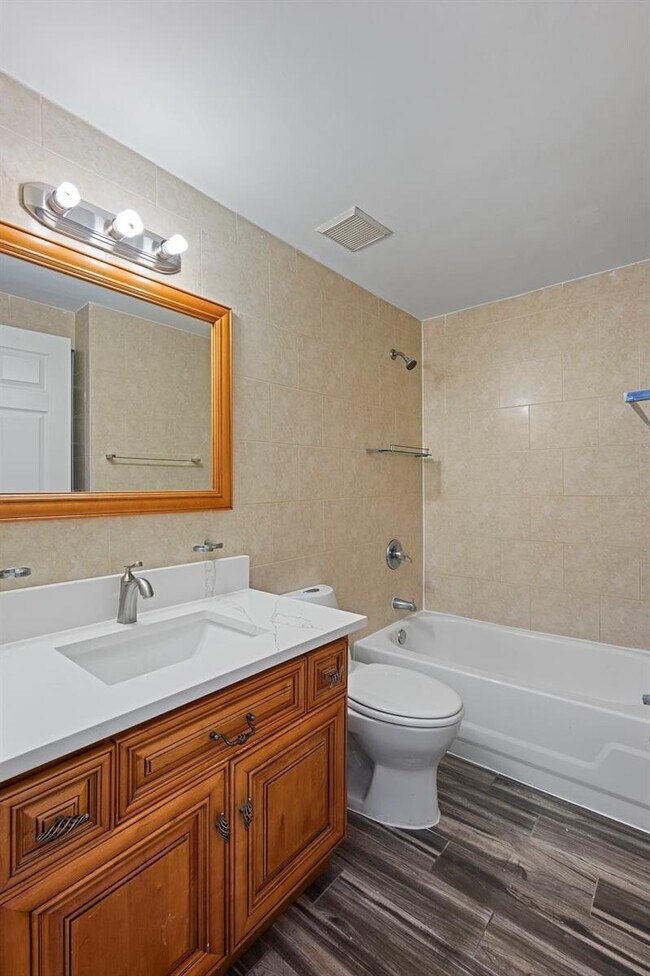 Photo - 7110 Southgate Blvd Unit 7110