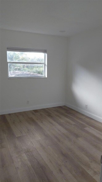 Photo - 1429 SW 9th St Unidad 9