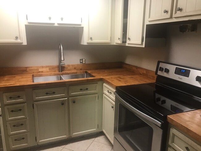 Photo - 150 Hornbeam Rd