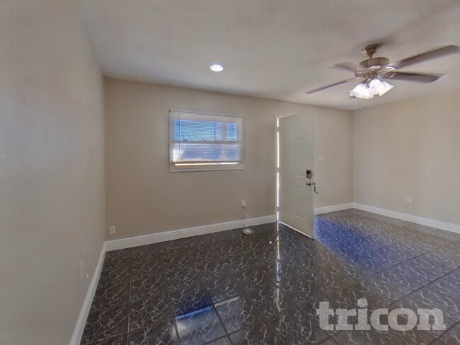 Photo - 8104 Plunkett Ave