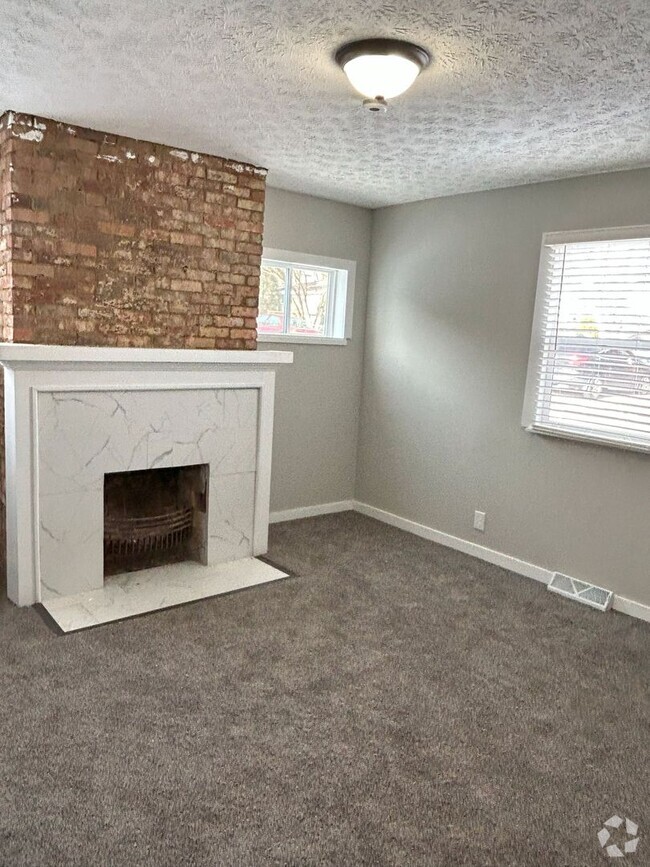 Building Photo - 1-21-22 5th St Unit 21 5th Street Rental