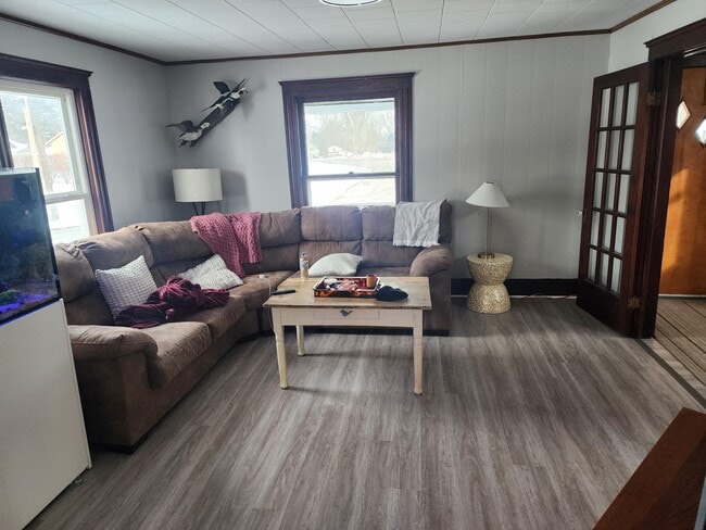 Photo - 13 W High St