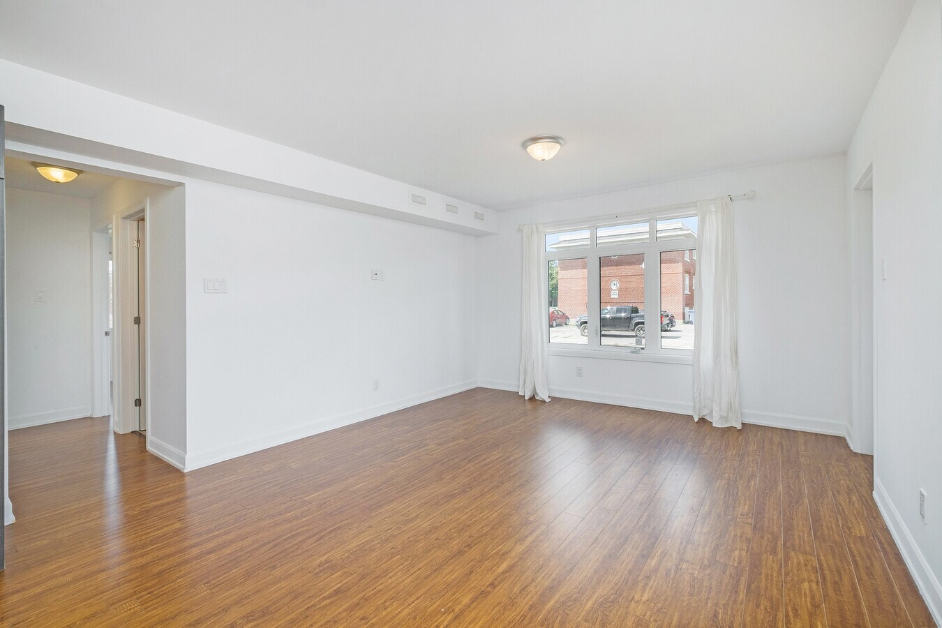 Photo - 344-368 Tillbury Av