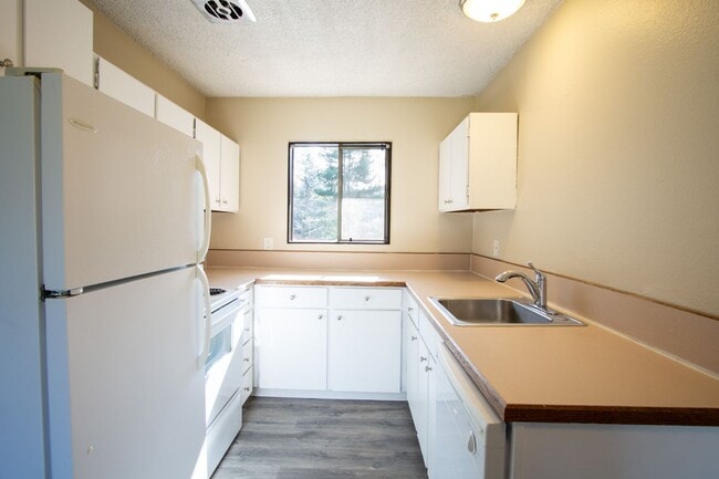 Photo - 1245 SW Grover St Unit 306