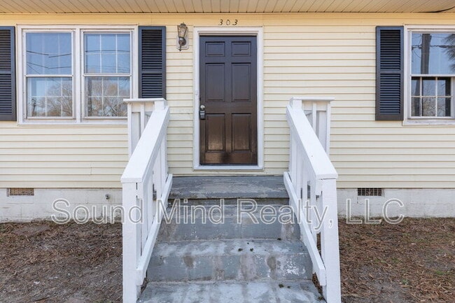 Photo - 303 W Horton St