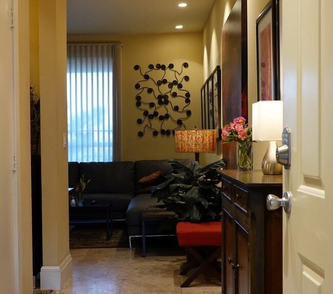 Building Photo - 270 E Flamingo Rd