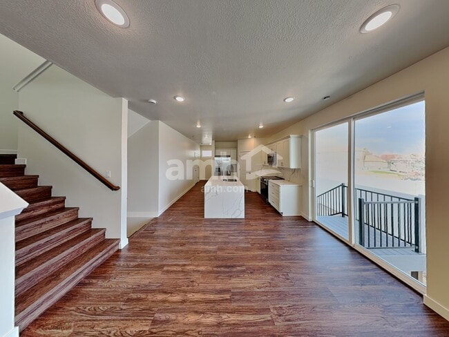 Photo - 1272 W Mahogany St