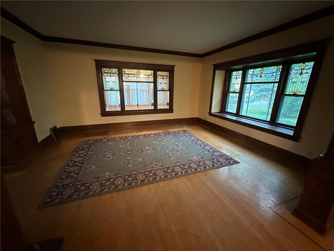 Photo - 216 Litchfield Ave SE