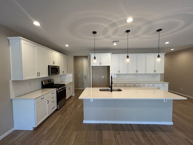 Photo - 18570 W Swayback Pass