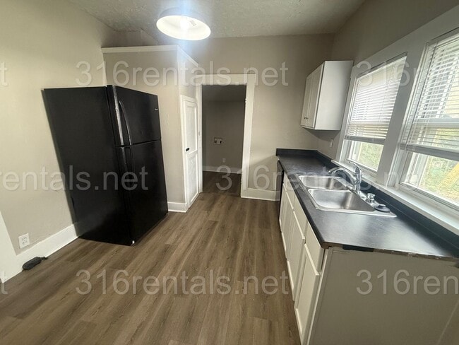 Photo - $945- 3 bed 1 bath home - Single Family Home