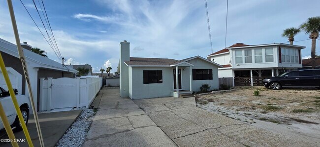 Photo - 180 Crane St