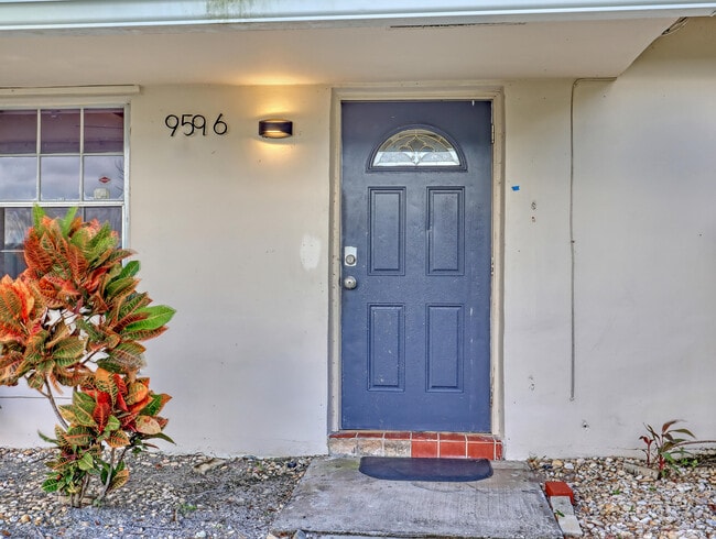 Photo - 9596 Richmond Cir