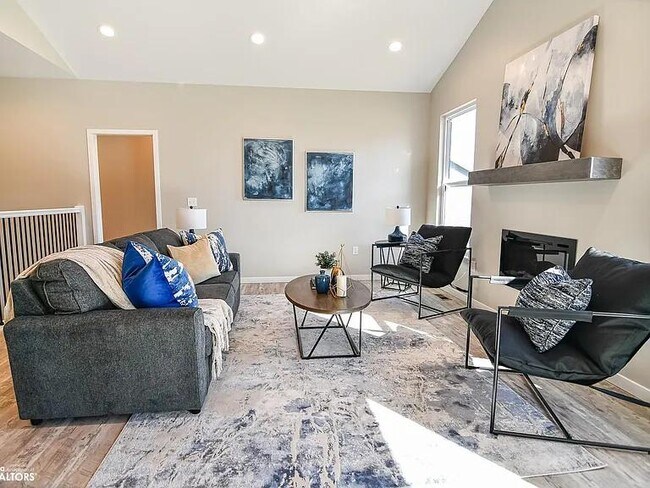 Photo - 2501 N Terrace Dr