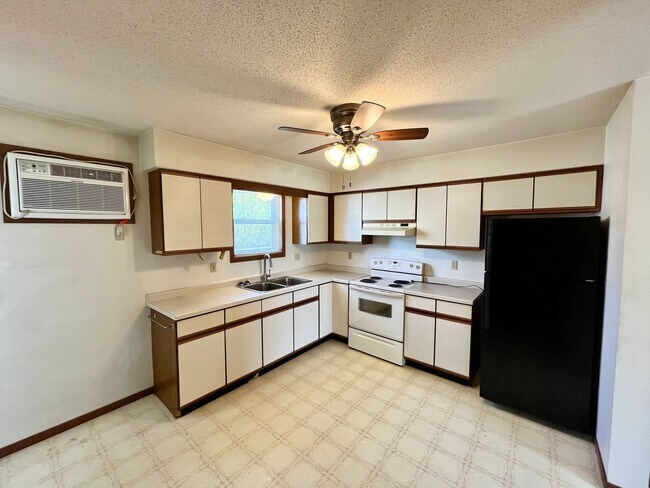 Photo - 604 Hollywood Dr Unit 1
