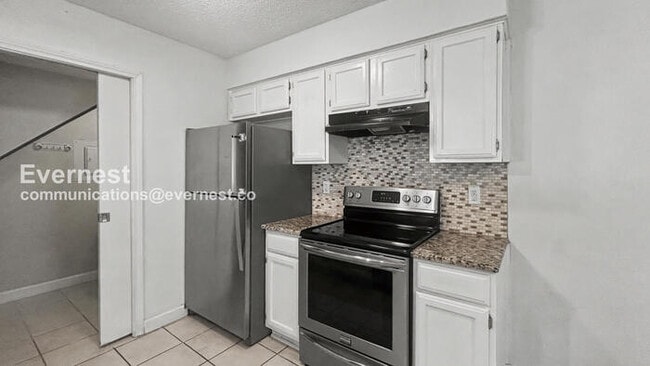 Photo - 900 Taulbee Ln