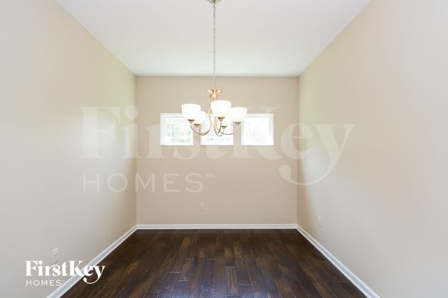 6747 Waverly Park