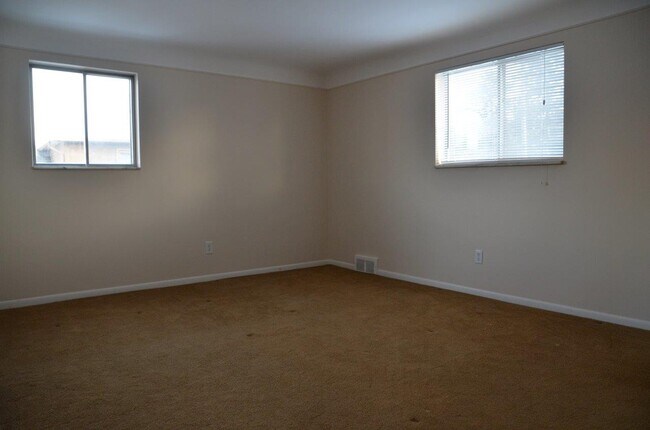 Bedroom 2 - 5447 Chicago Rd