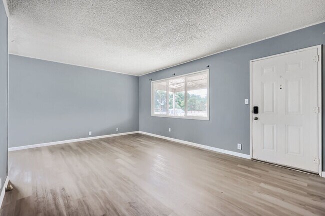 Photo - 1904 N Hancock Ave