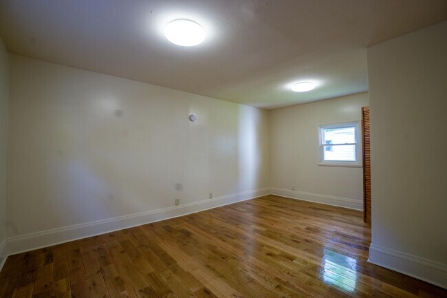 Photo - 718 Livingston Ave