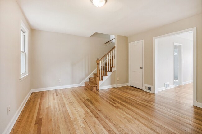 Photo - 5053 11th St NE