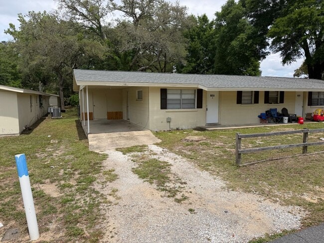Building Photo - Freshly Painted Duplex In The Heart of Niceville