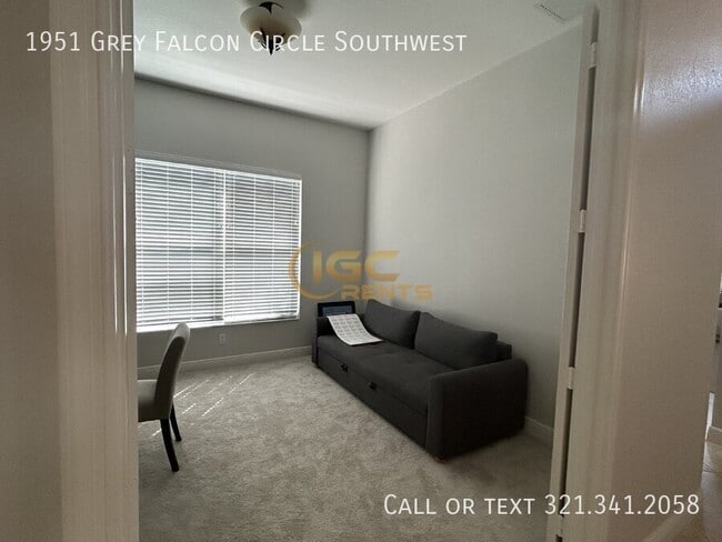 Photo - 1951 Grey Falcon Cir SW