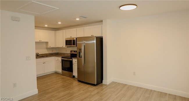 Photo - 915 Graystone Ave