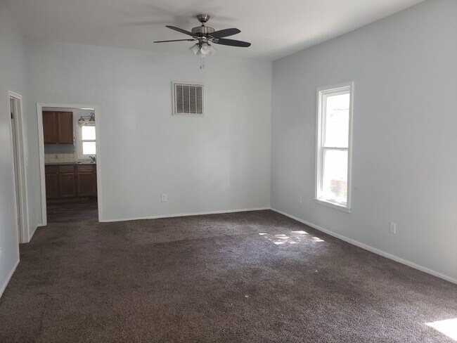 Photo - 316 N Taylor St