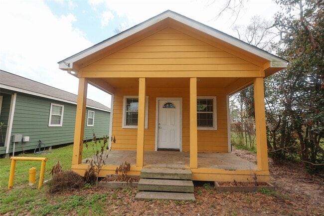 Building Photo - 23091 S Wildwood Dr