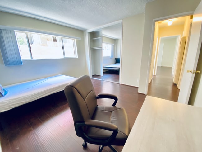 Photo - 1440 Centinela Ave