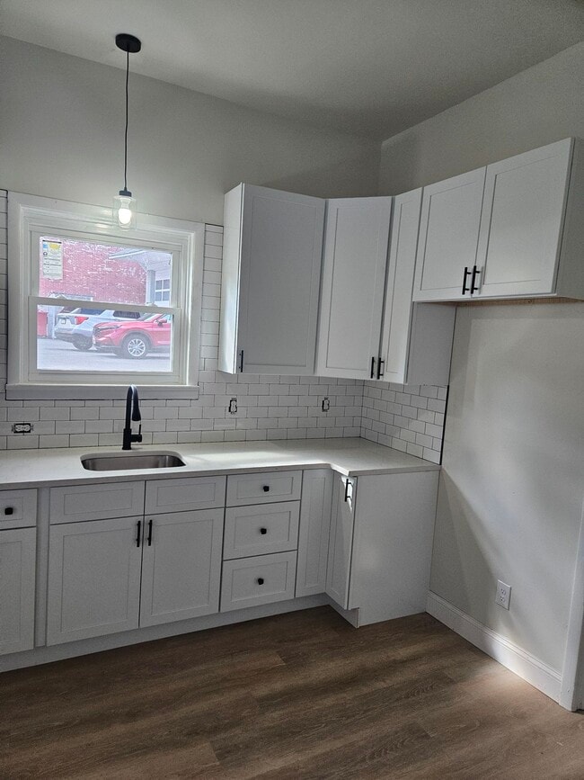 Photo - 533 Sumner Ct Unit Apt 1