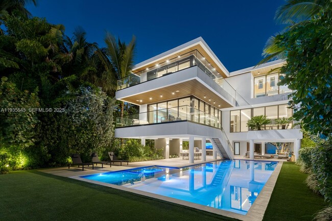 Photo - 40 W Rivo Alto Dr