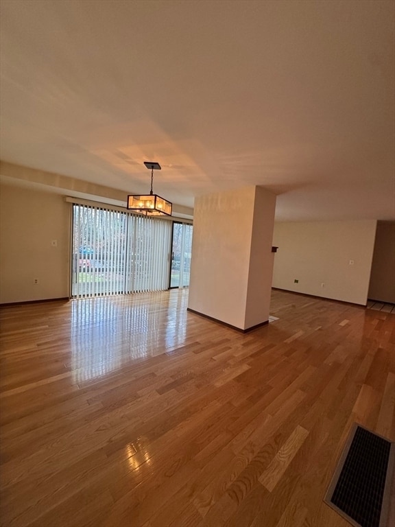 Photo - 445 Old Stone Brook