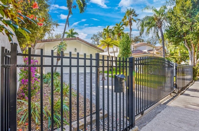 Photo - 1750 Espanola Dr