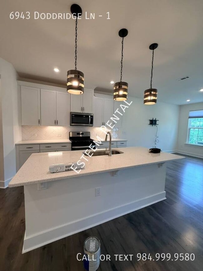 Photo - 6943 Doddridge Ln