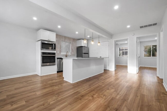 Photo - Completely renovated 2/1 on Golf Course!