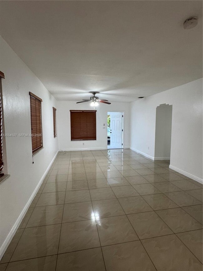 Photo - 540 Beacom Blvd Unidad 540