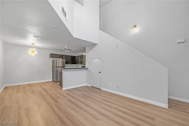 Photo - 555 Roxella Ln