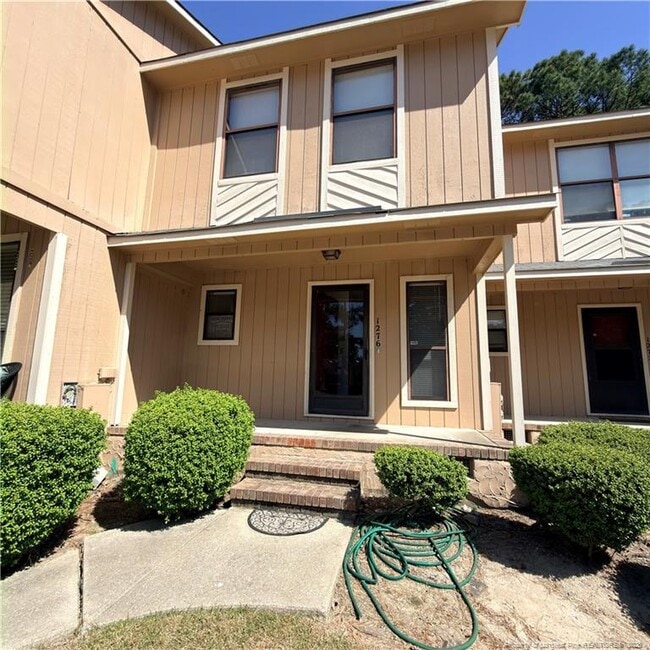 Building Photo - 1276 N Forest Dr