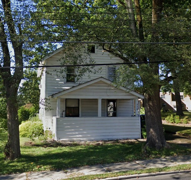 Photo - 320 Riverside Dr House