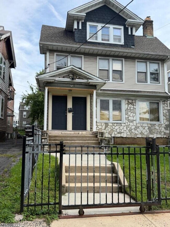91 Lyons Ave