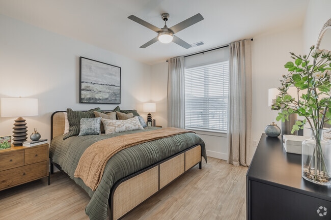 1BR, 1BA - 832SF - Bedroom