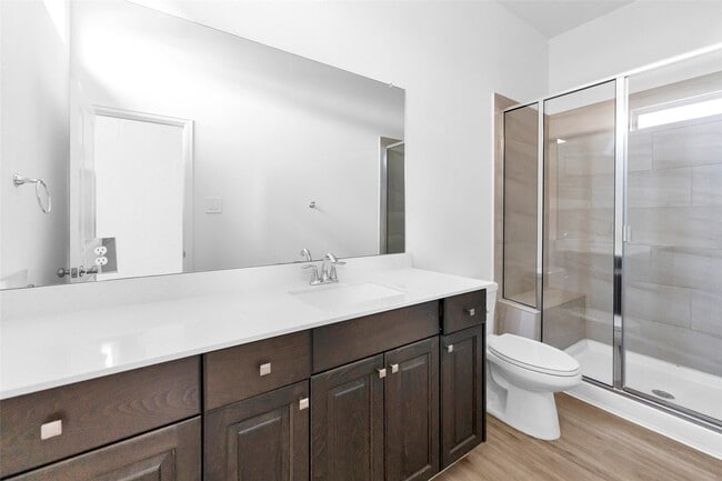 Building Photo - 1426 Northwood Blf Ln Rental