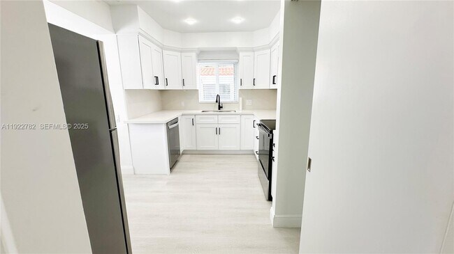 Photo - 2240 SW 16th Ct Unit U