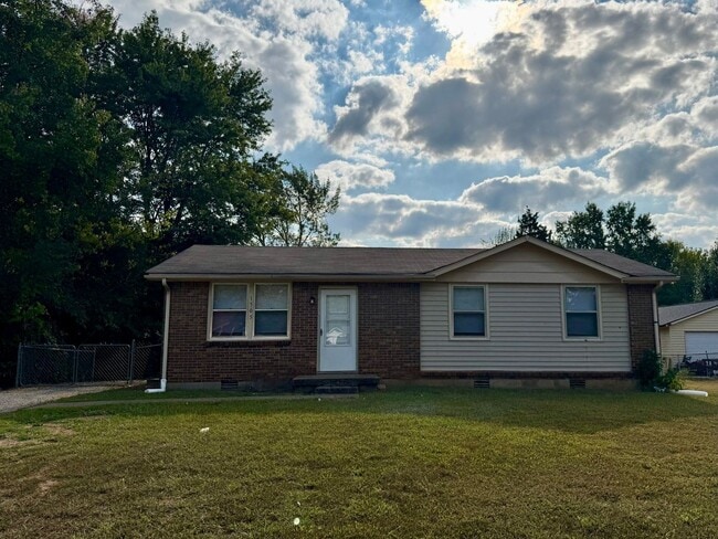 Building Photo - Brick 3 bedroom ranch, large living room, ... Rental