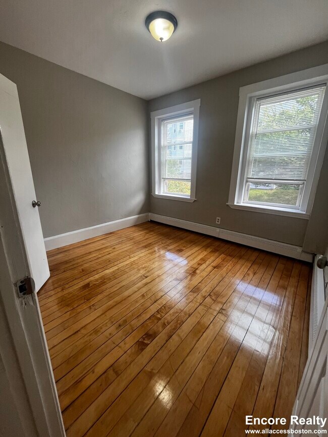 Photo - 270 Bowdoin St Unit 8