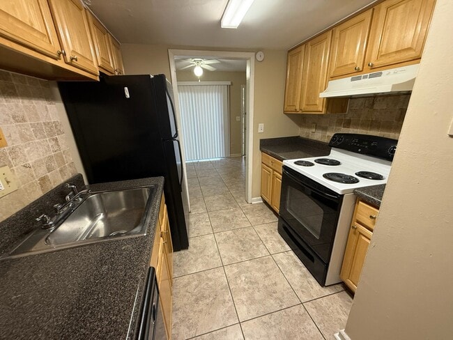 Photo - 6369 Holcomb Way