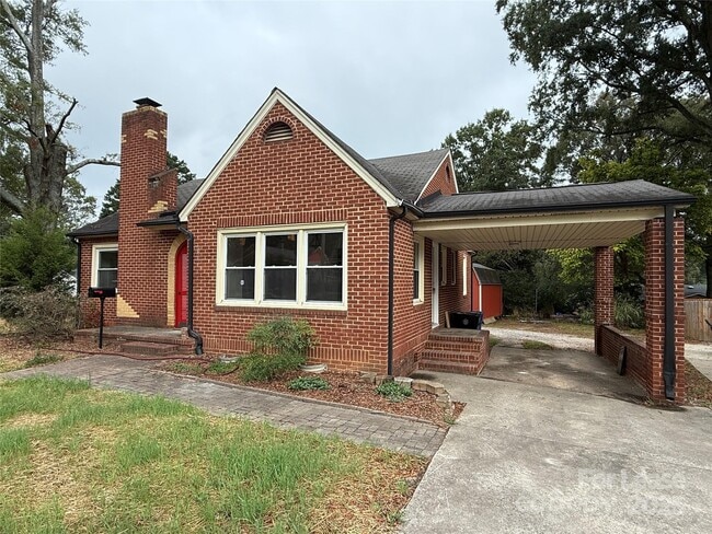 Photo - 730 E Iredell Ave